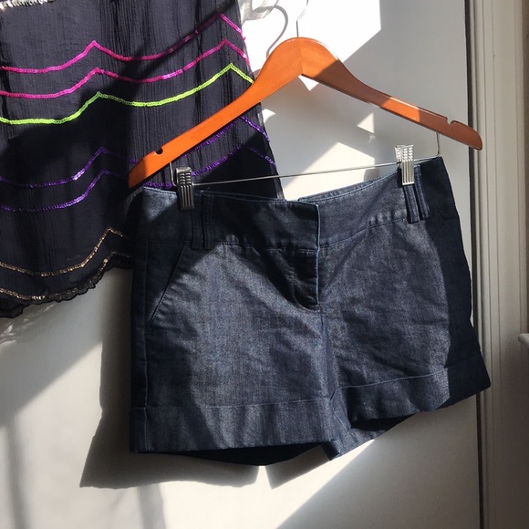 Express Indigo Denim Dressy Short Shorts Cuffed with 4 pockets belt loops size 6 - Picture 11 of 11